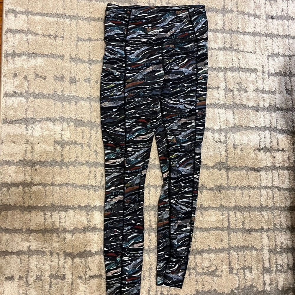 Lululemon fast and free patterned crops